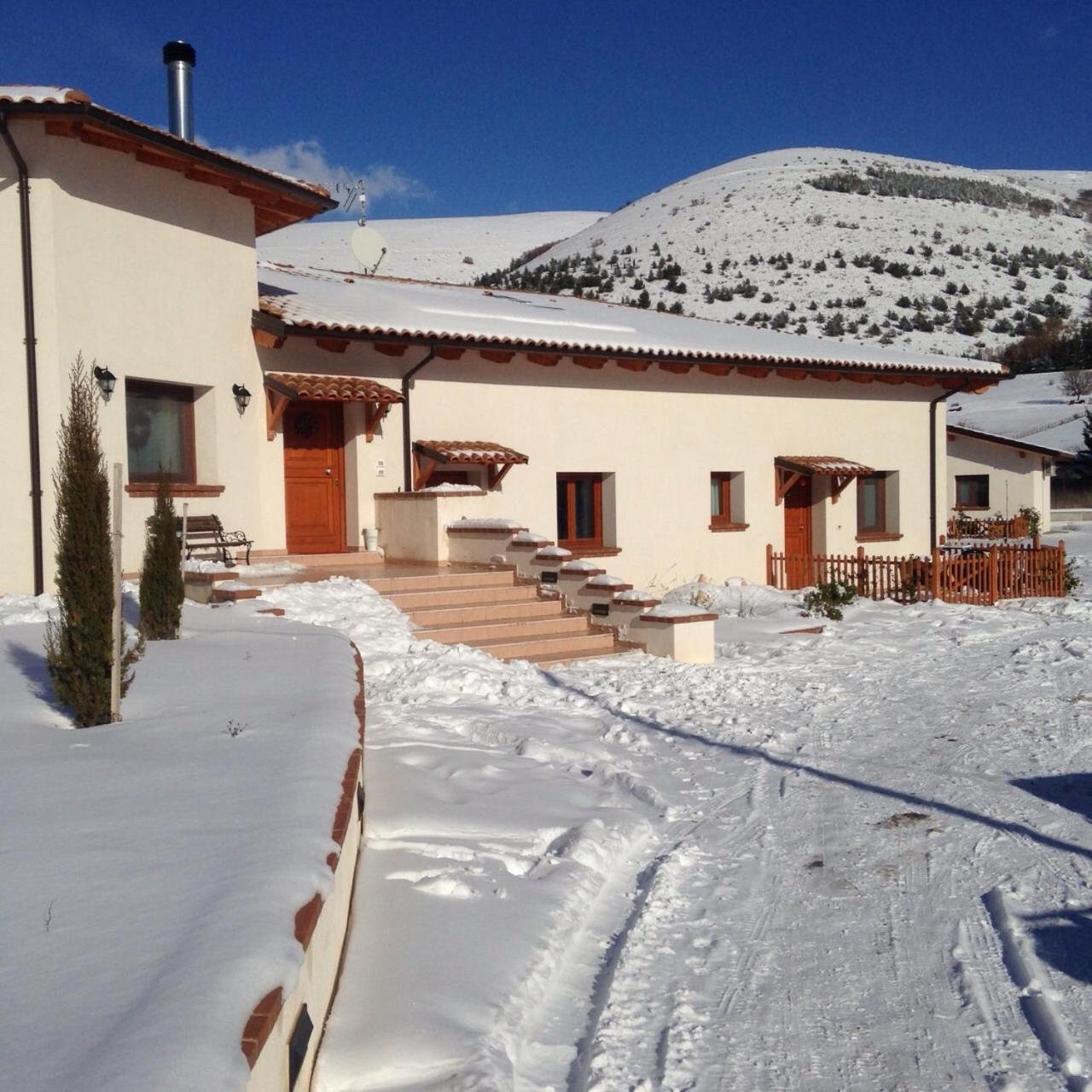La Collina Di Peppino Panzió Trasacco Szoba fotó