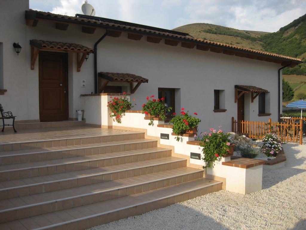 La Collina Di Peppino Panzió Trasacco Kültér fotó